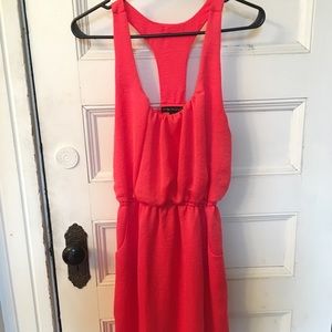 Women’s dress with pockets